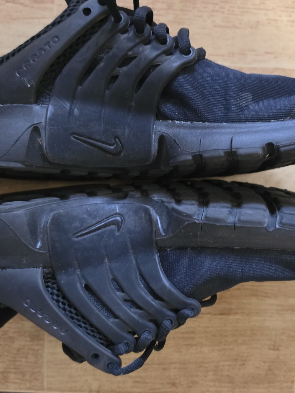 Black Nike Presto Sneakers 7y - Picture 3 of 4